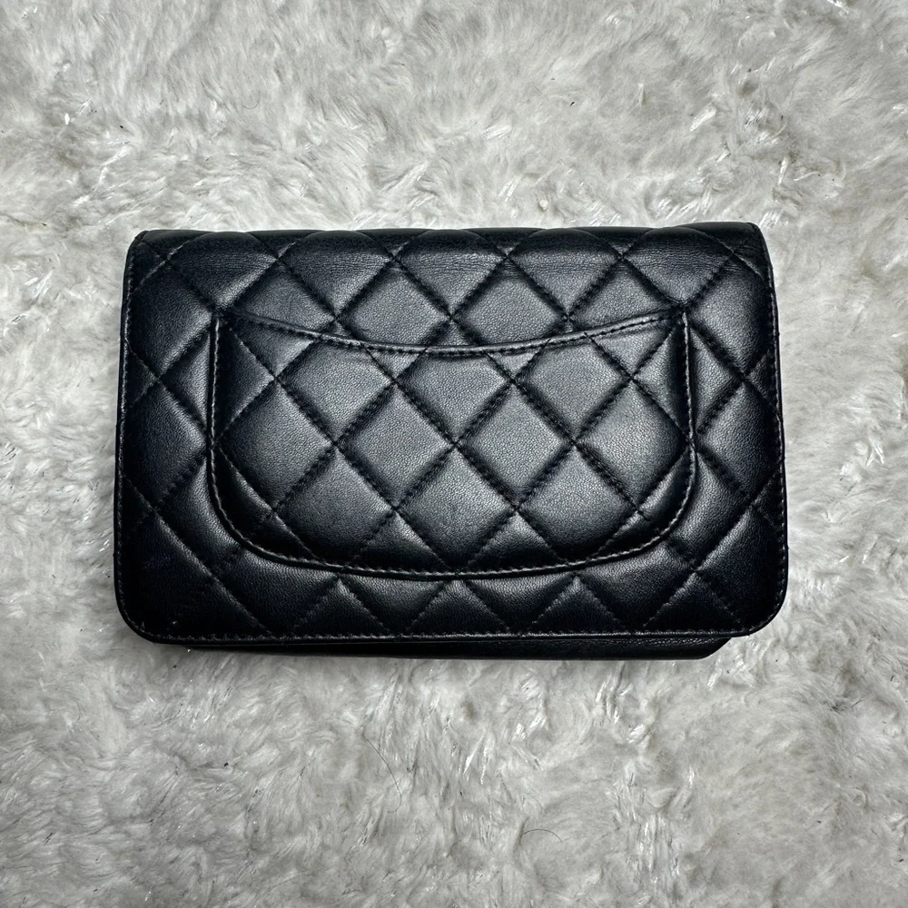 Chanel Black Quilted Classic Lambskin Wallet on a Chain Leather Bag - Picture 4 of 15